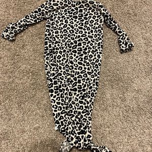 Like new condition! Posh Peanut 0-3mth gown